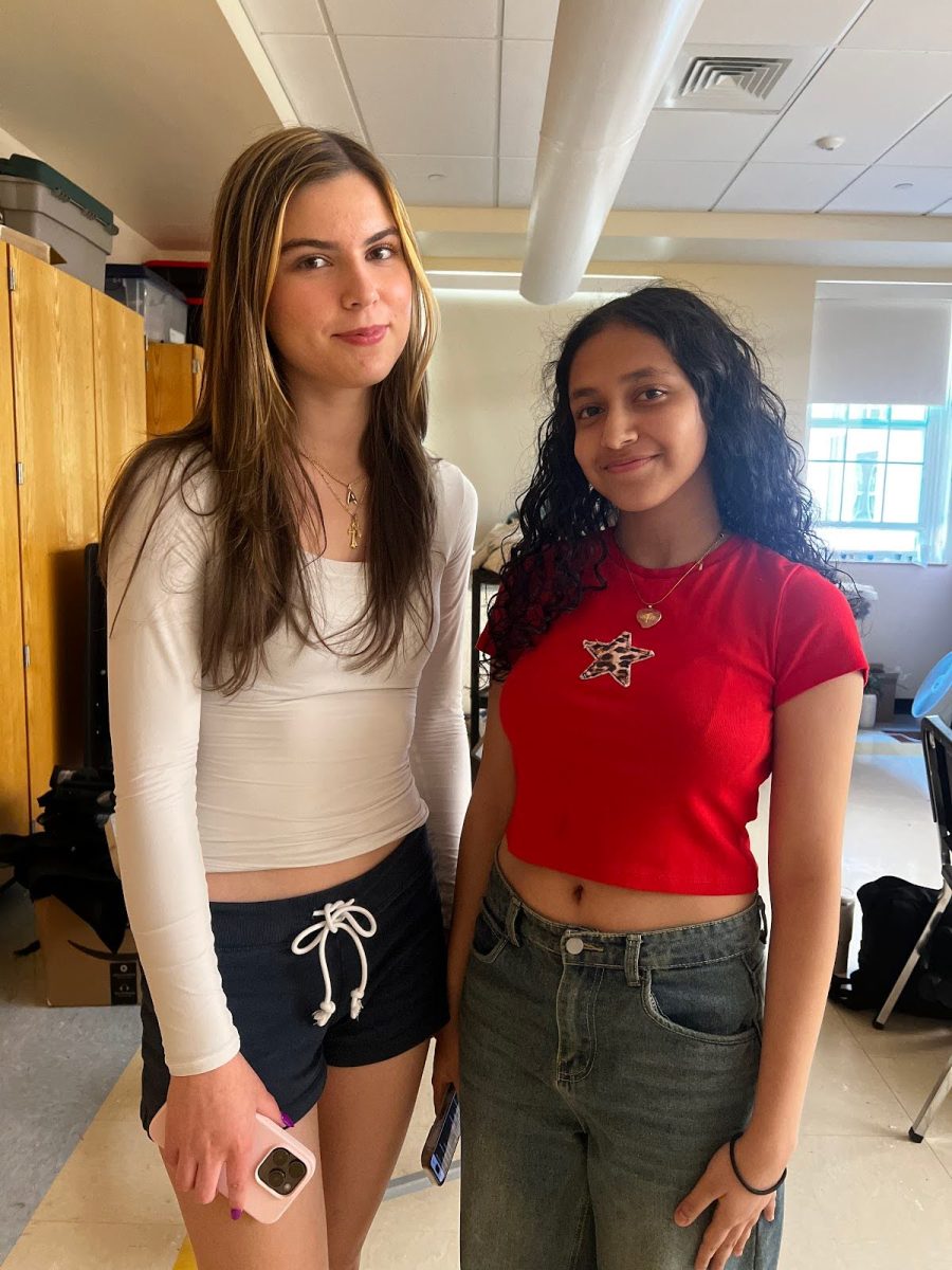 Ayla McCahon, Junior (left)