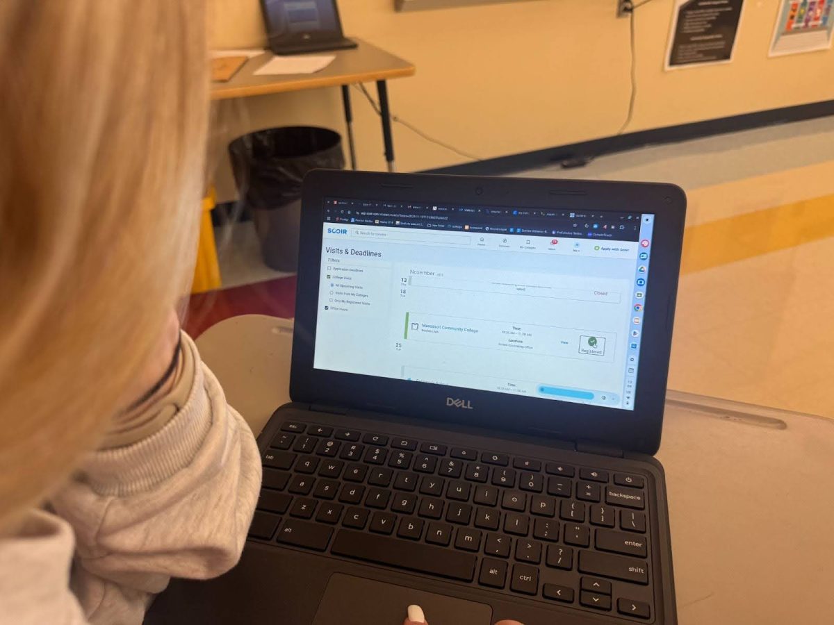 Senior Scarlett Williams signing up for an in-school college visit through Scoir. 
